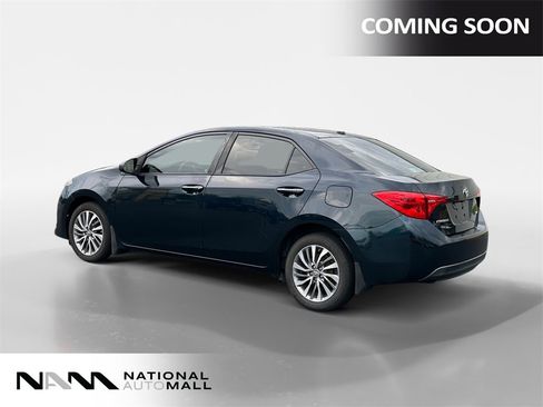 Used 2017 Toyota Corolla XLE image 3