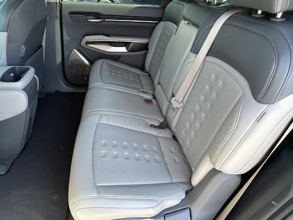 Used 2024 Kia EV9 Wind AWD/4WD image 14