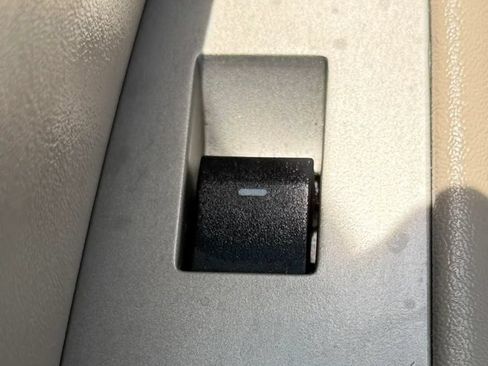 Used 2011 Ford Fusion SEL FWD image 27