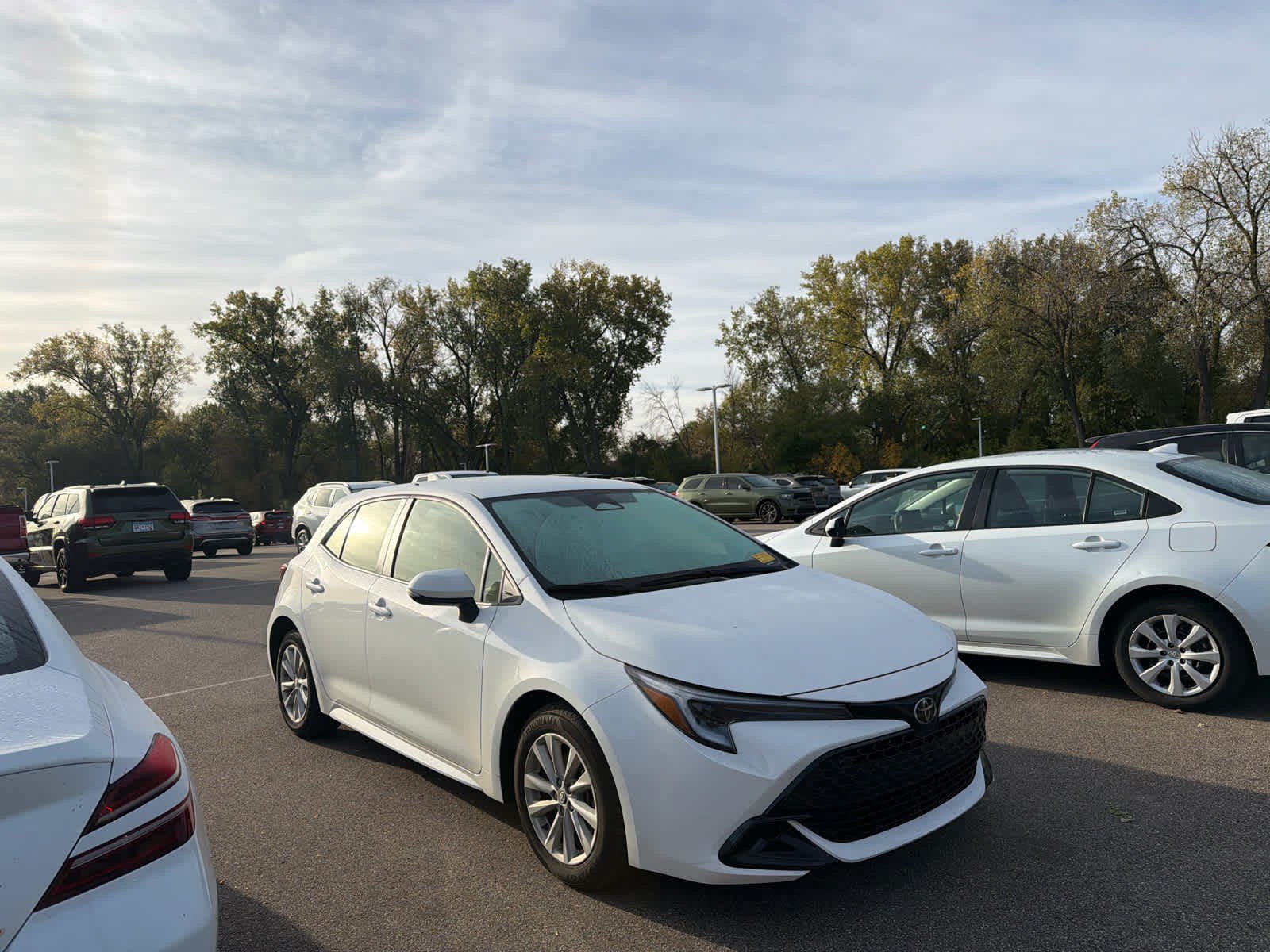 Used 2025 Toyota Corolla SE FWD image 3