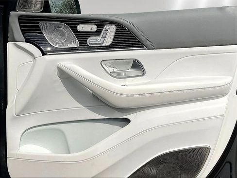 Used 2023 Mercedes-Benz Maybach GLS 600 4MATIC image 28