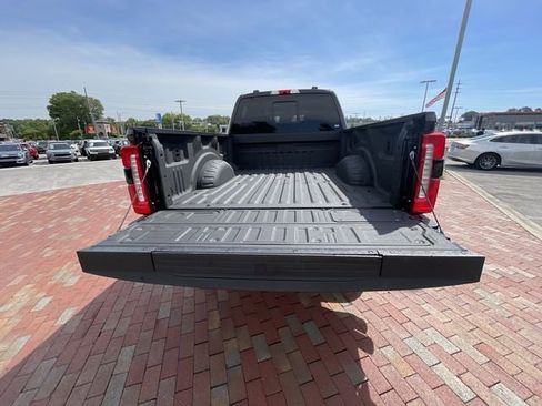 Used 2024 Ford F250 Lariat w/ Lariat Ultimate Package AWD/4WD image 36
