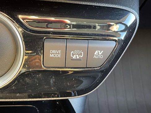 Used 2020 Toyota Prius Prime Limited image 31