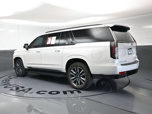 Used 2021 Cadillac Escalade ESV Sport AWD/4WD image 7