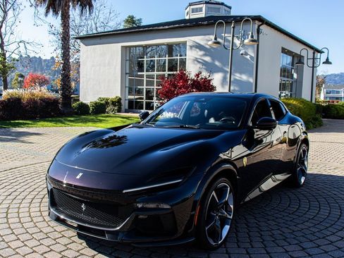 Certified 2025 Ferrari Purosangue image 10