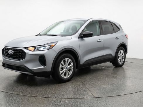 Used 2024 Ford Escape Active image 3