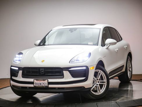 Certified 2023 Porsche Macan AWD/4WD image 1