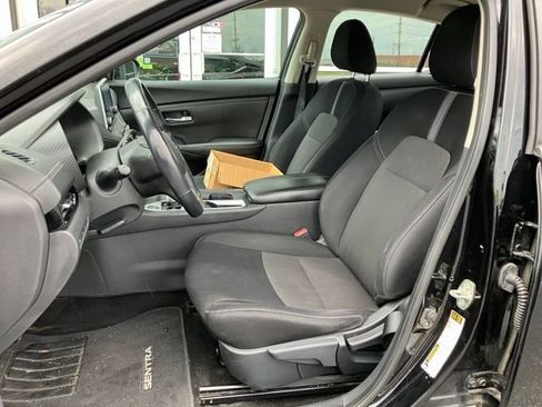 Used 2021 Nissan Sentra SV FWD image 2