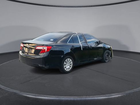 Used 2014 Toyota Camry FWD image 8