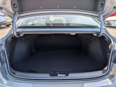 Used 2025 Hyundai Elantra Limited FWD image 33