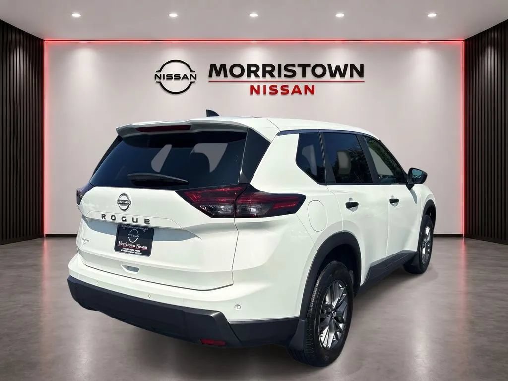 Used 2025 Nissan Rogue S FWD image 3