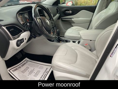 Used 2021 Jeep Cherokee Limited image 12