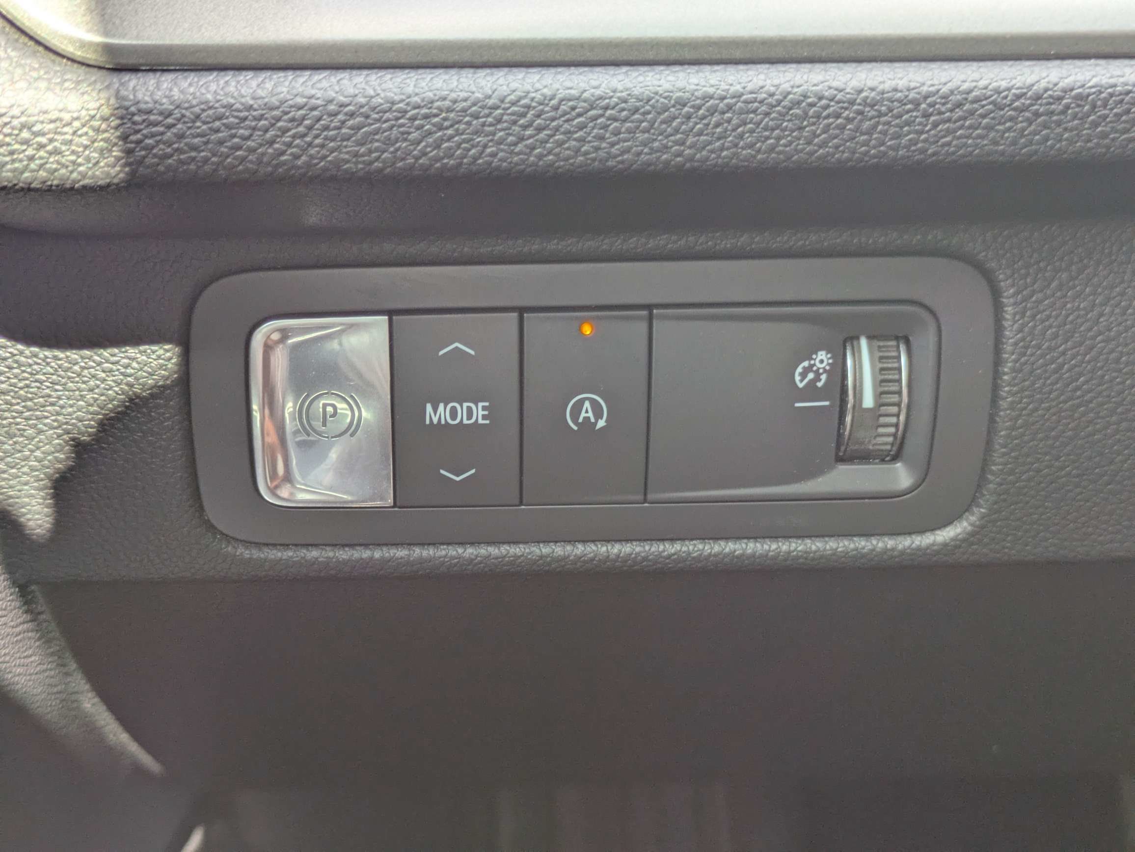 Used 2025 Chevrolet Traverse LT FWD image 17