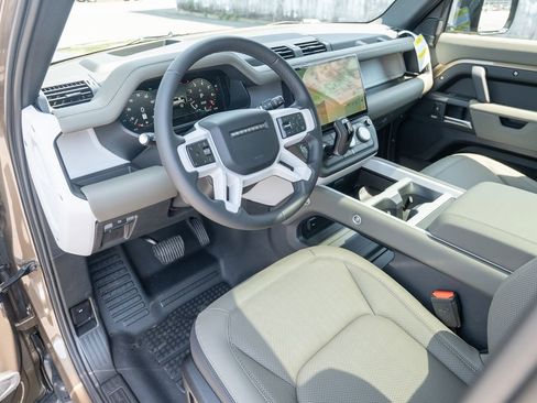 New 2026 Land Rover Defender 110 X-Dynamic SE AWD/4WD image 11