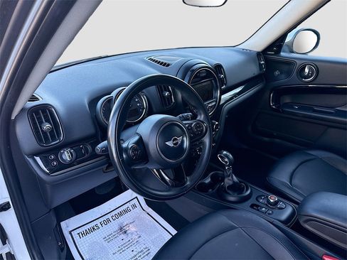 Used 2018 MINI Cooper Countryman w/ Premium Package image 10