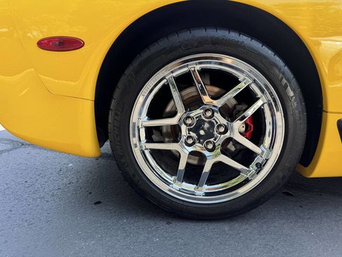 Used 2003 Chevrolet Corvette Z06 w/ Memory Package, 3 Drivers image 16