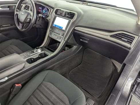 Used 2020 Ford Fusion SE image 35