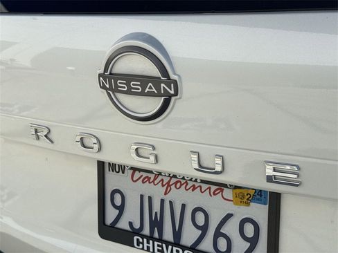Used 2023 Nissan Rogue SL image 30