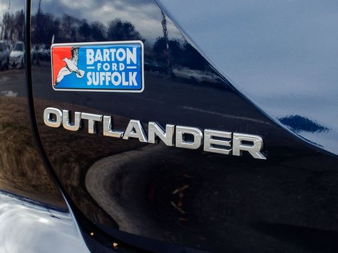 Used 2025 Mitsubishi Outlander SEL image 10