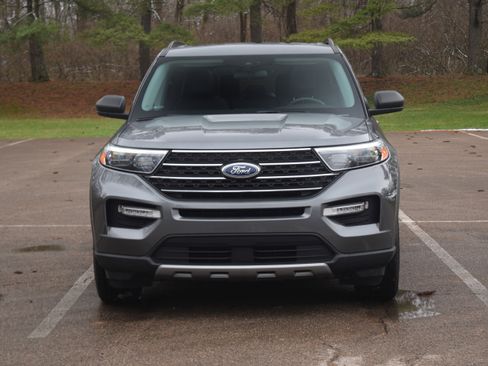 Used 2022 Ford Explorer XLT w/ Equipment Group 202A image 23