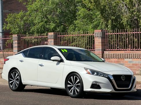 Used 2019 Nissan Altima 2.5 Platinum image 8