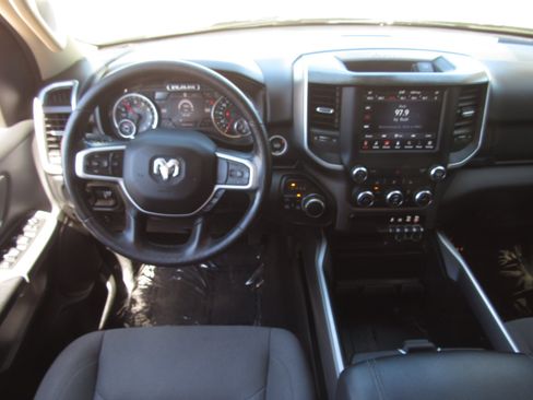 Used 2020 RAM 1500 Big Horn AWD/4WD image 15