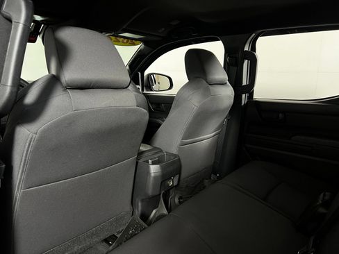 Used 2024 Toyota Tacoma SR5 AWD/4WD image 22