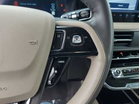 Used 2024 Lincoln Corsair Reserve FWD image 19