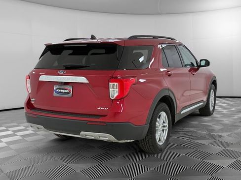 Used 2022 Ford Explorer XLT w/ Equipment Group 202A AWD/4WD image 5