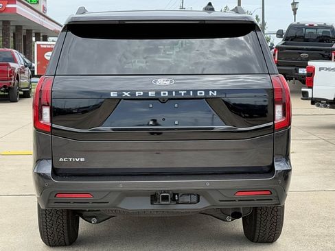 New 2026 Ford Expedition Active RWD image 6