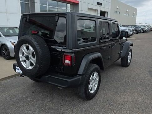 Used 2018 Jeep Wrangler Unlimited Sport S AWD/4WD image 5