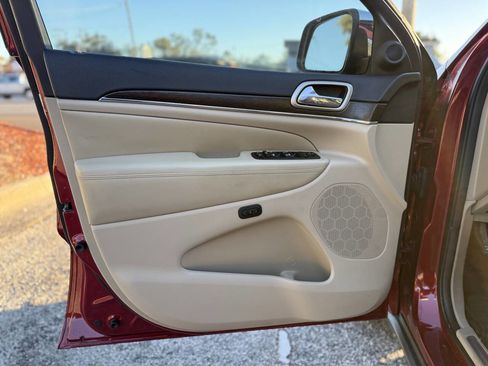 Used 2014 Jeep Grand Cherokee Limited w/ Trailer Tow Group IV image 11