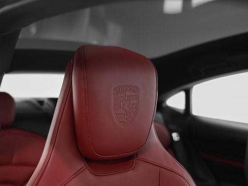 Used 2023 Porsche Taycan image 23