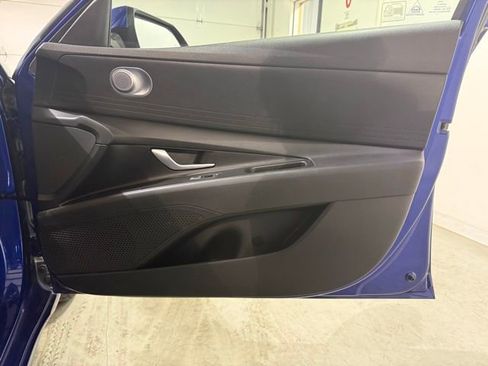 Used 2021 Hyundai Elantra SE image 21