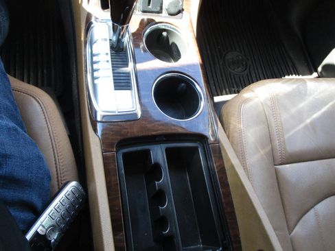 Used 2015 Buick Enclave Premium w/ Experience Buick Package image 29