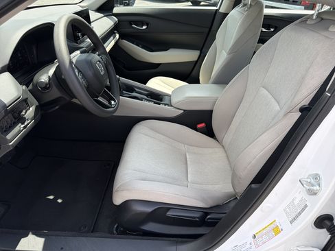 Certified 2025 Honda Accord LX image 27