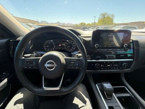 Used 2022 Nissan Pathfinder SV w/ SV Premium Package FWD image 22