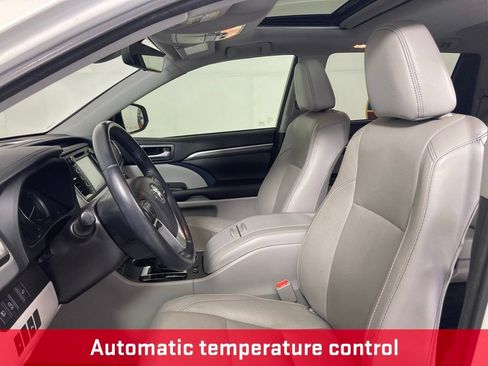 Used 2017 Toyota Highlander Limited w/ Carpet Mat Package AWD/4WD image 9