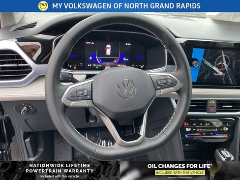 New 2026 Volkswagen Taos SE AWD/4WD image 9