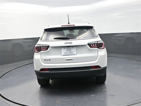 Used 2025 Jeep Compass Sport image 6