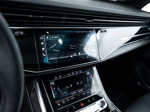 New 2026 Audi SQ7 Prestige image 12