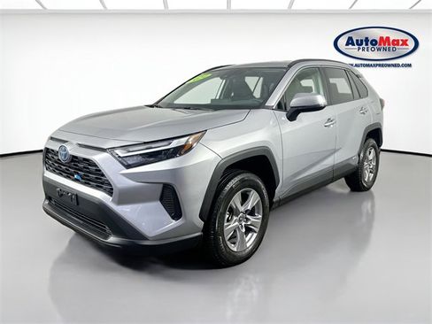 Used 2024 Toyota RAV4 LE image 4