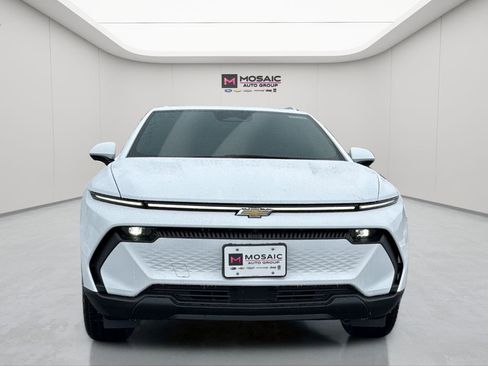 New 2026 Chevrolet Equinox EV LT image 2