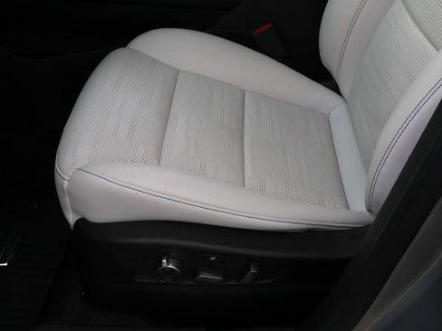 Certified 2024 Cadillac XT4 Sport FWD image 20
