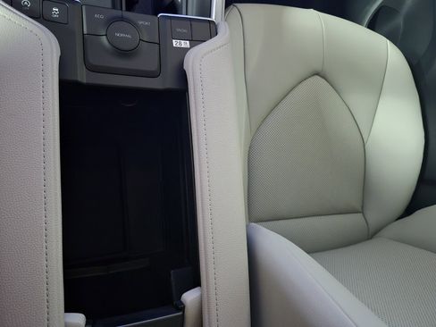 New 2026 Toyota Grand Highlander FWD image 28