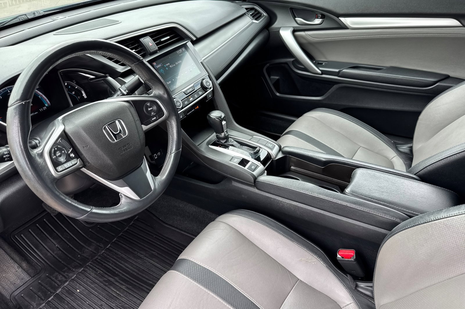 Used 2018 Honda Civic EX-L image 10