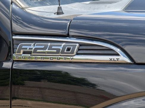 Used 2016 Ford F250 XLT w/ XLT Value Package AWD/4WD image 9