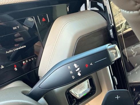 New 2026 GMC Yukon XL Denali w/ Denali Reserve Package RWD image 32