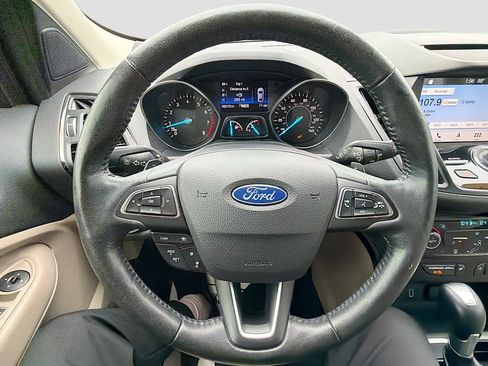 Used 2018 Ford Escape Titanium w/ Ford Safe & Smart Package FWD image 11