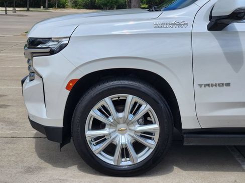 Used 2021 Chevrolet Tahoe High Country w/ Premium Package RWD image 9